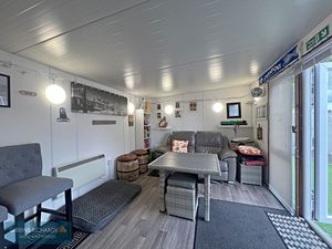 Office/Summerhouse- click for photo gallery